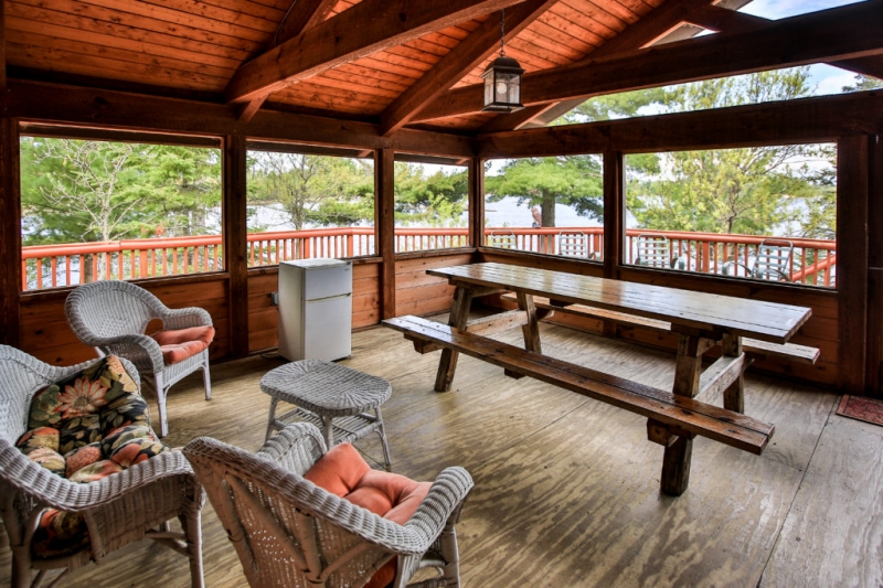 Northern Lights Resort & Outfitting - Fireside Lodge